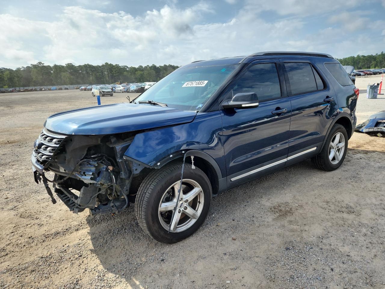 2016 Ford Explorer x