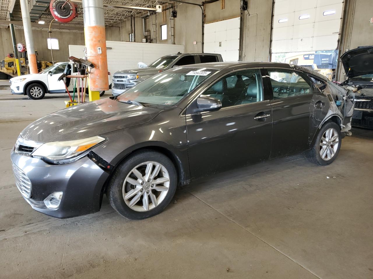 2013 Toyota Avalon base