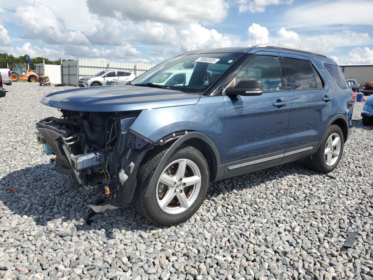 2019 Ford Explorer x