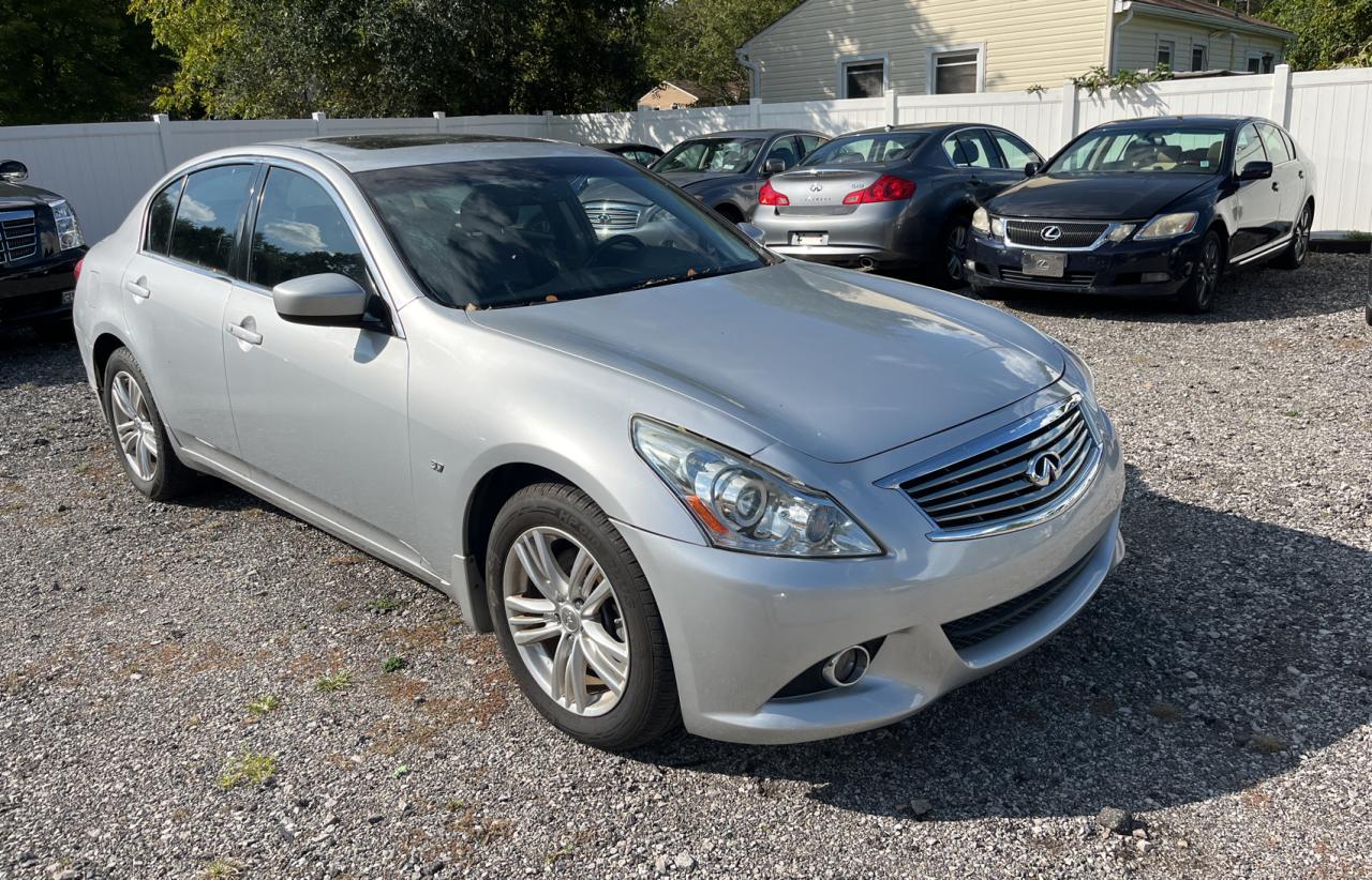 2015 Infiniti Q40
