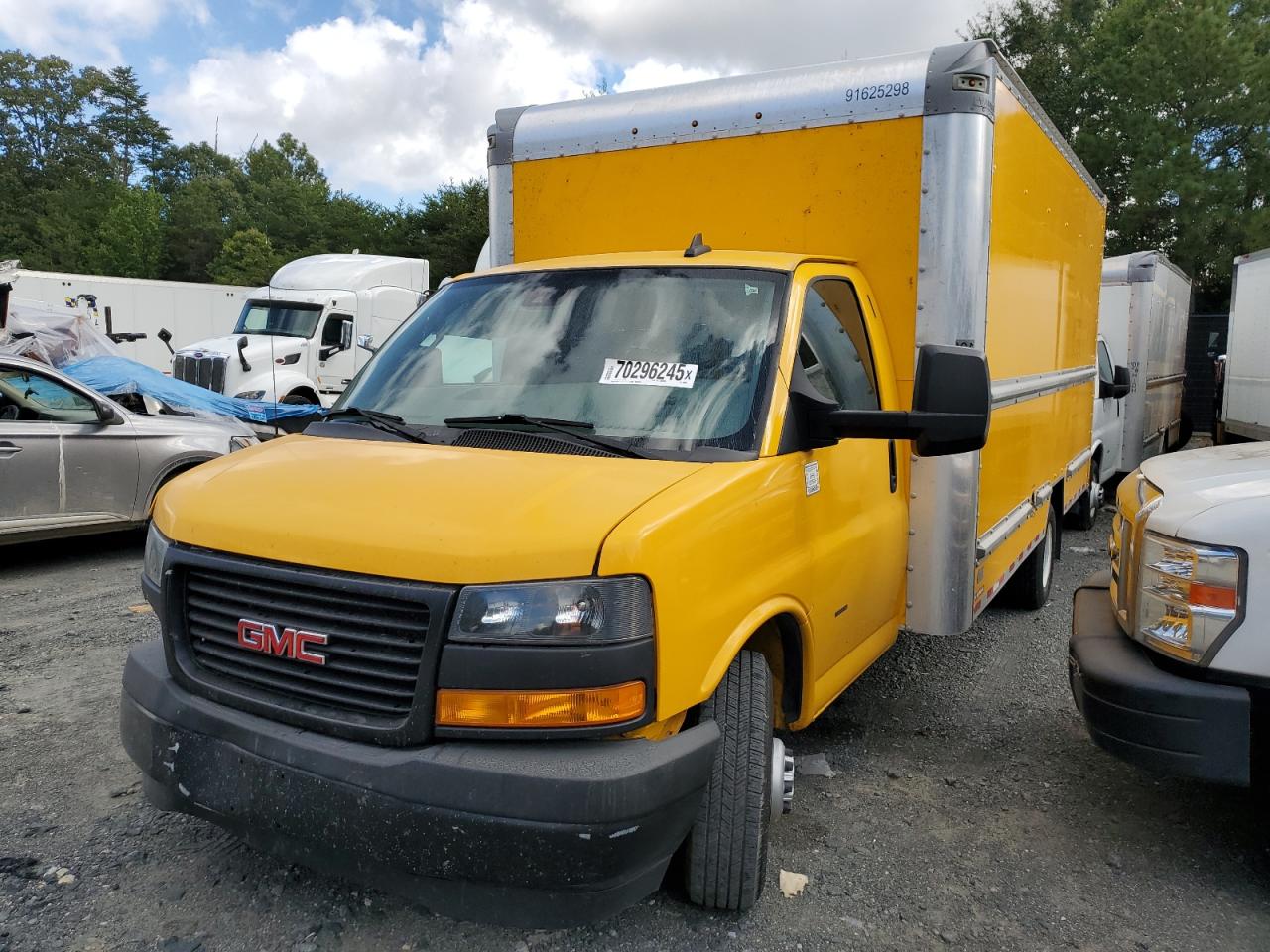 2022 Gmc Savana cut