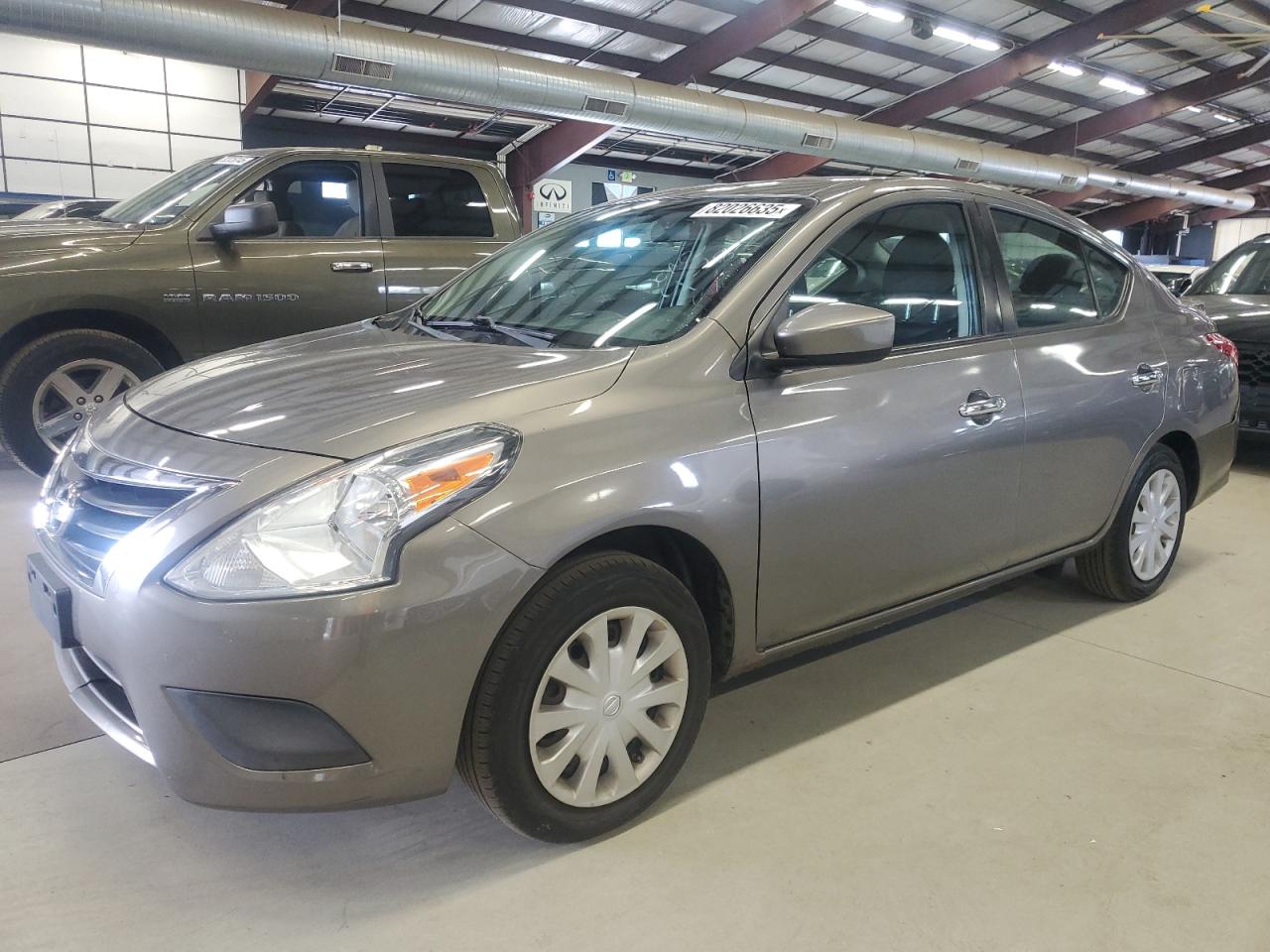 2016 Niss Versa s