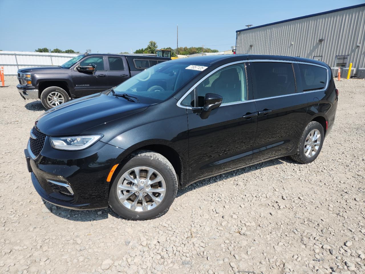 2023 Chrysler Pacifica touring l