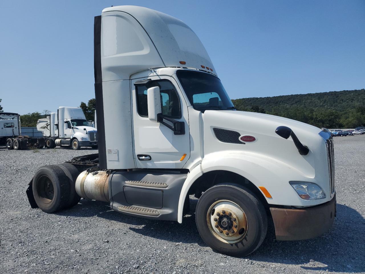 2016 Peterbilt tractor 579