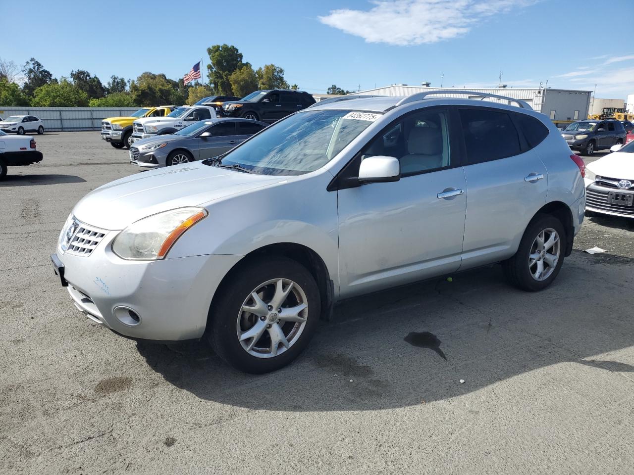 2010 Nissan Rogue s