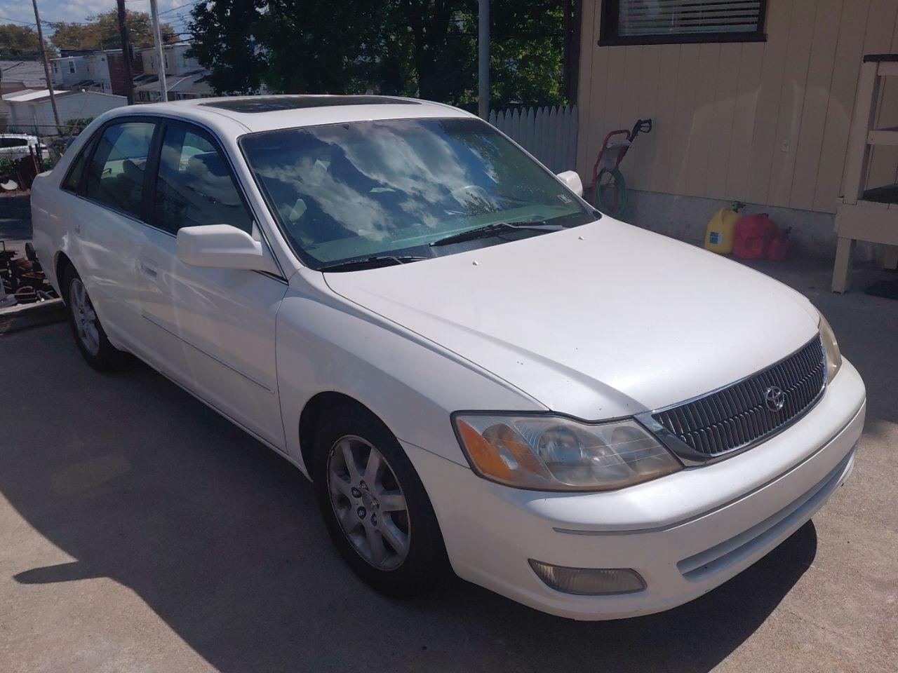 2000 Toyota Avalon xl