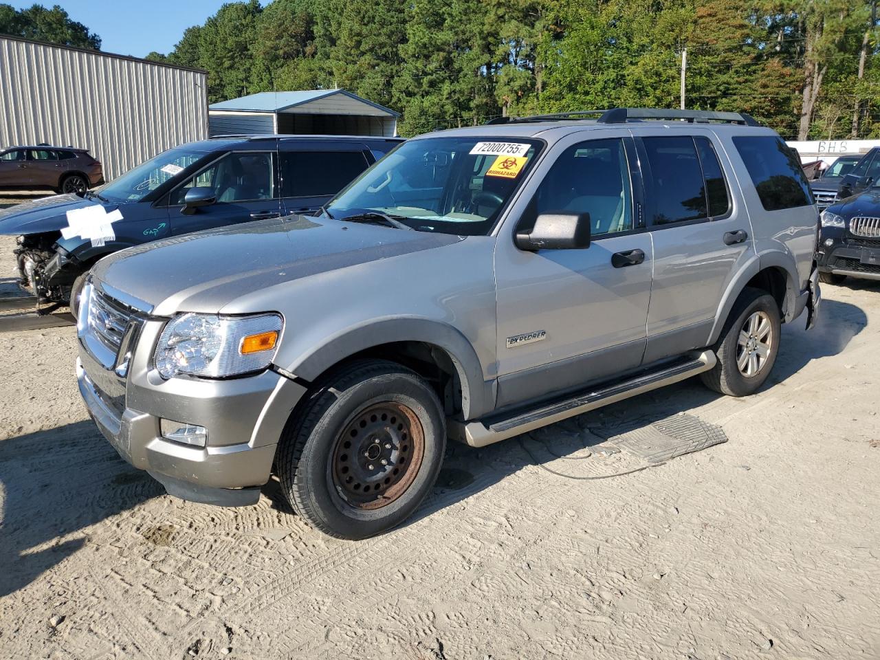 2006 Ford Explorer x