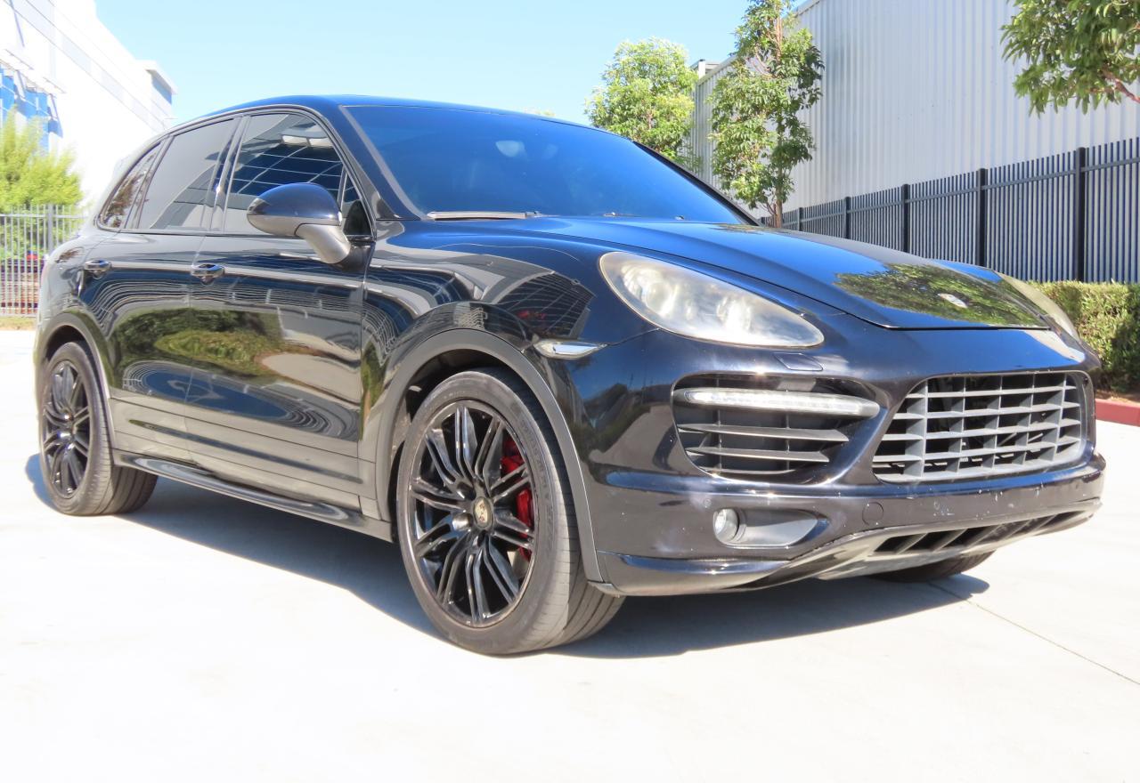 2013 Porsche Cayenne gts