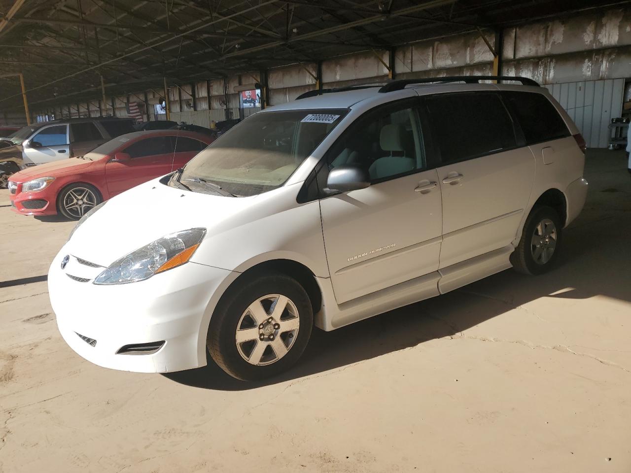 2010 Toyt Sienna le
