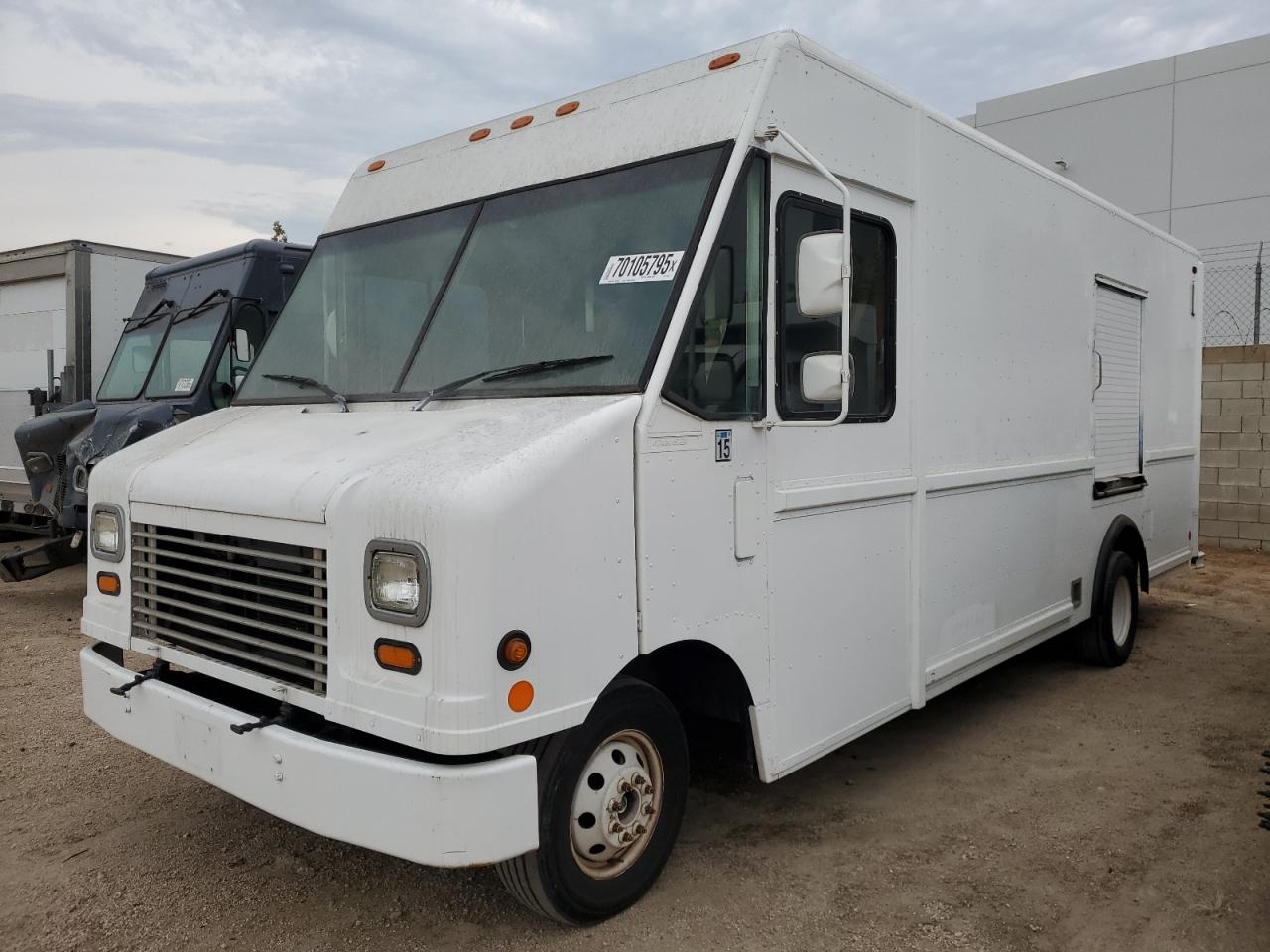Ford Econoline e450 super duty commercial stripped chassis