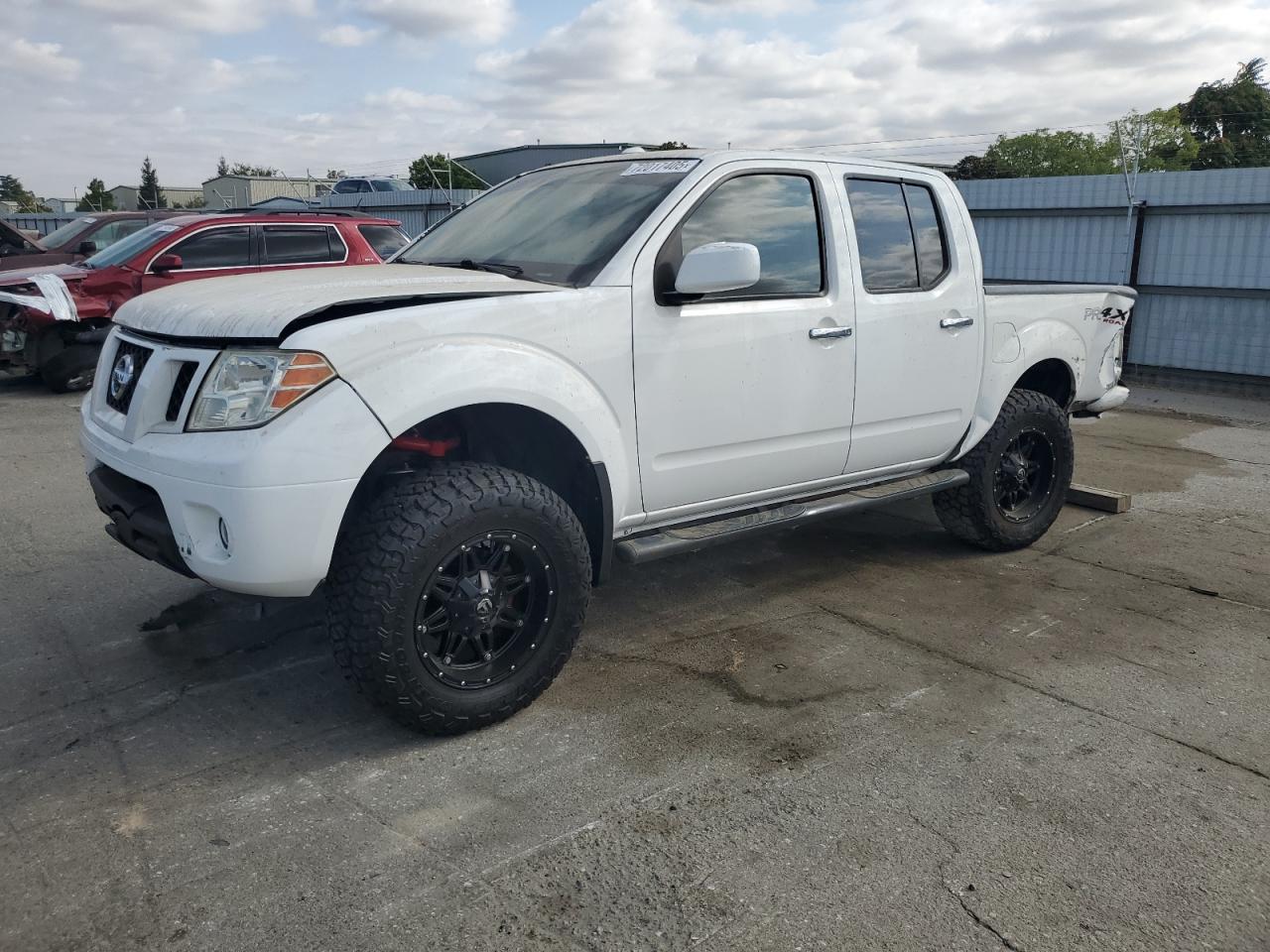 Nissan Frontier crew cab se