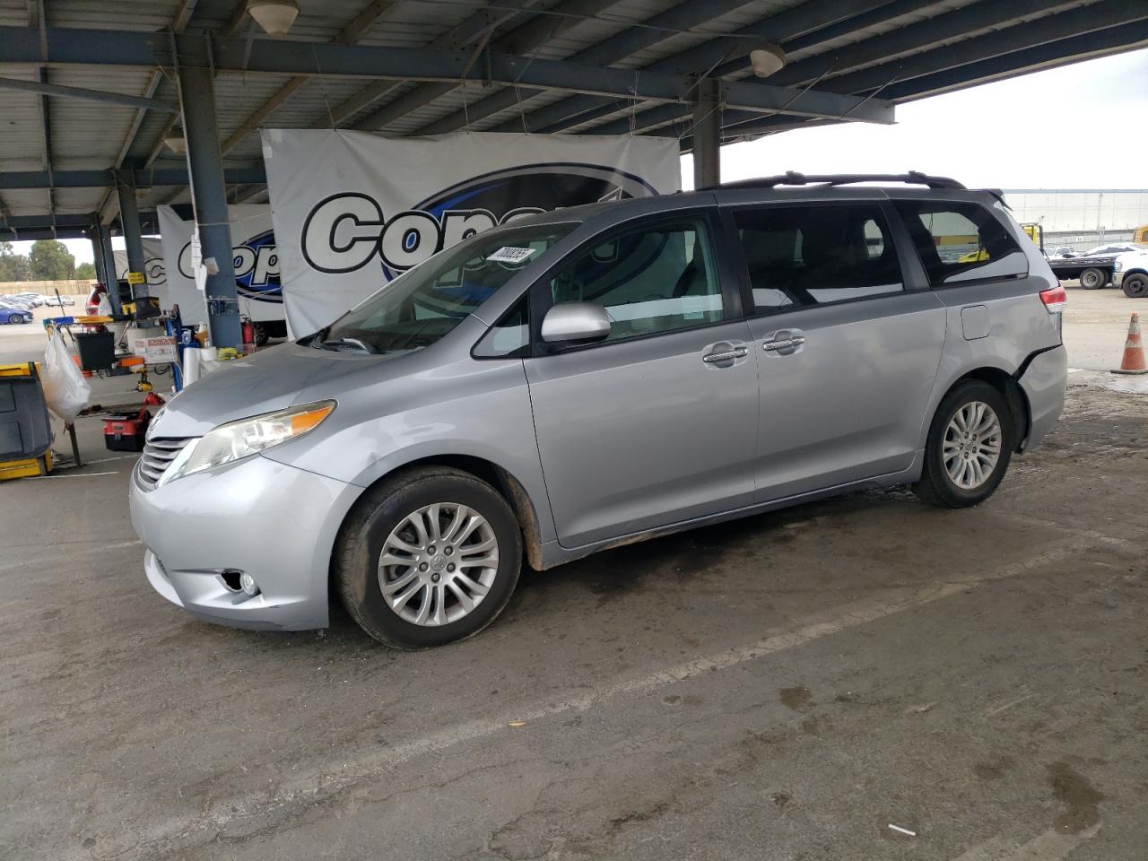 2014 Toyota Sienna xle