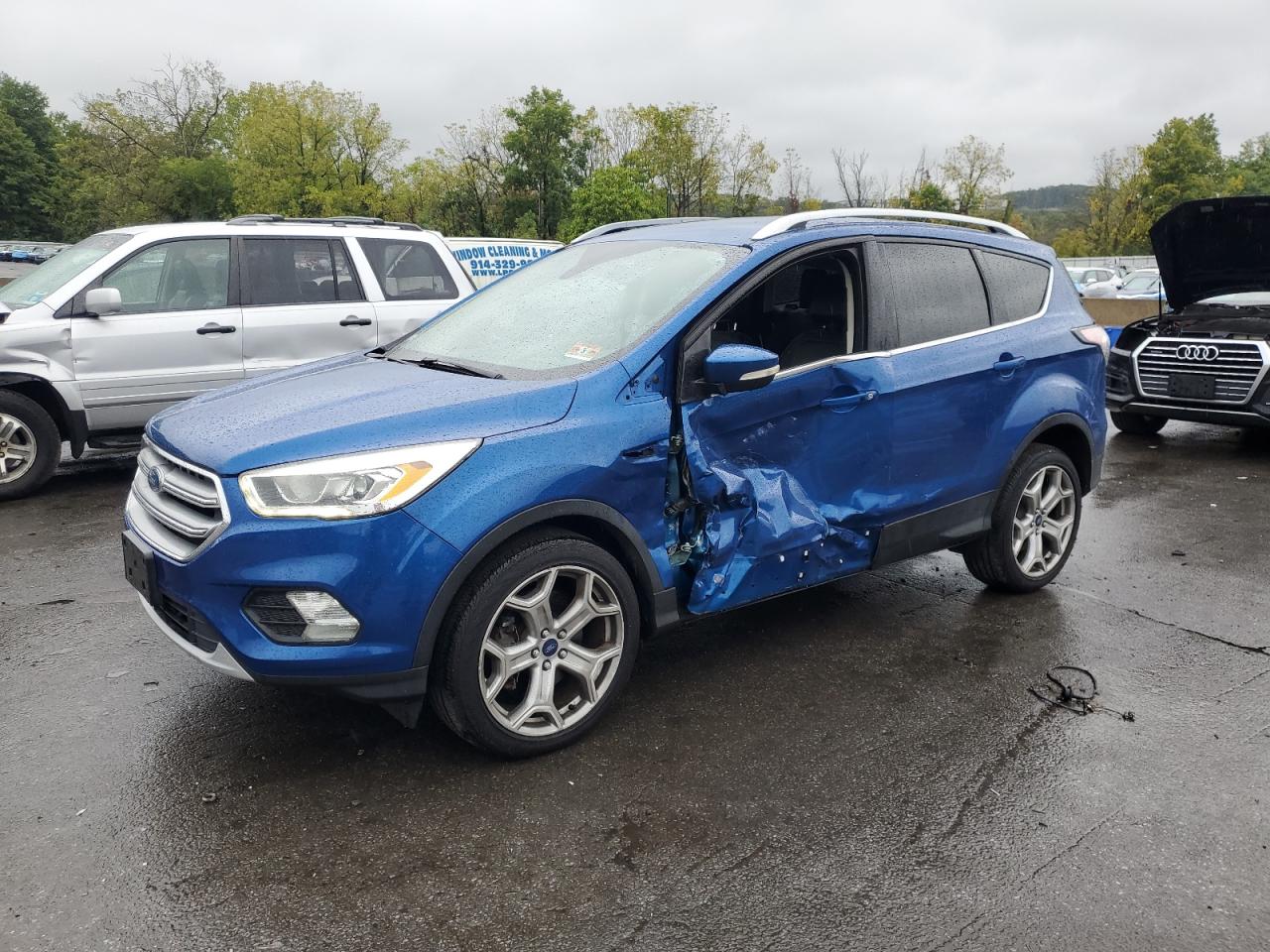 2017 Ford Escape tit