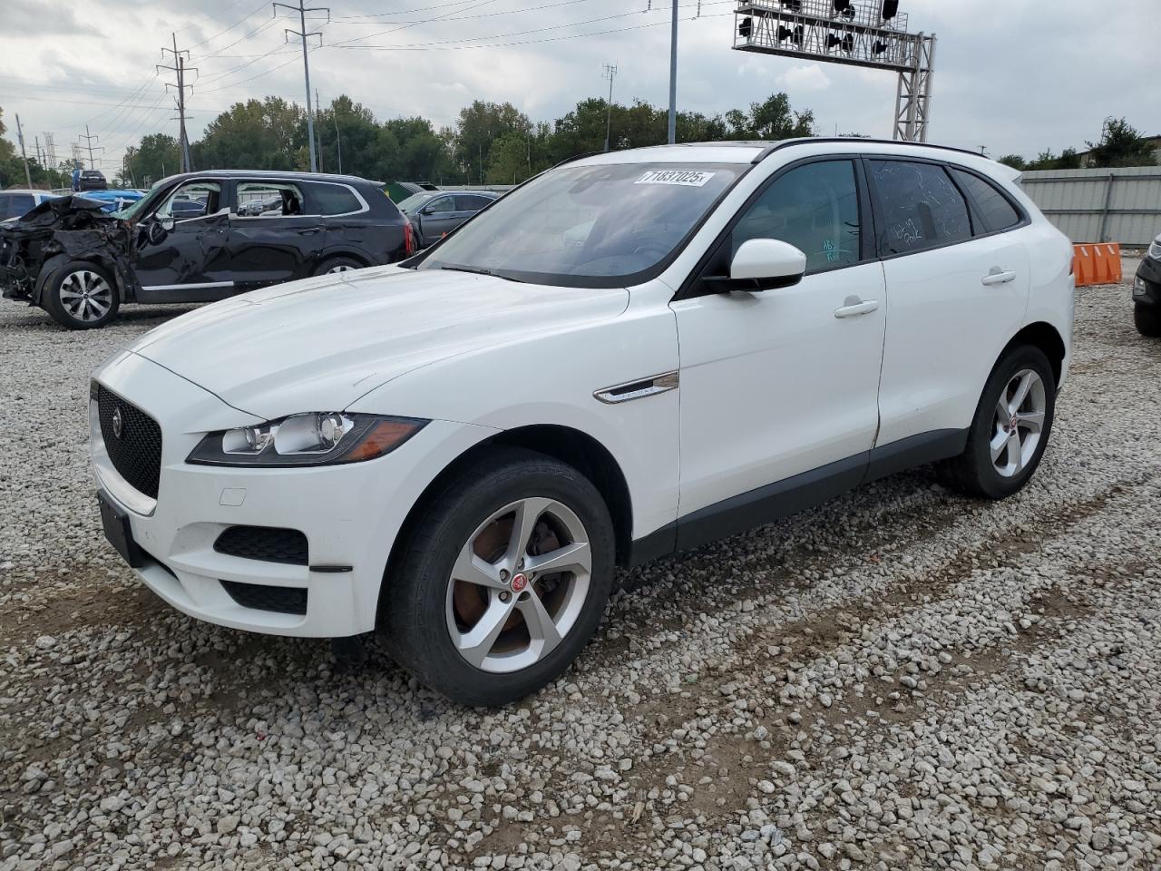 2017 Jaguar F-pace pre