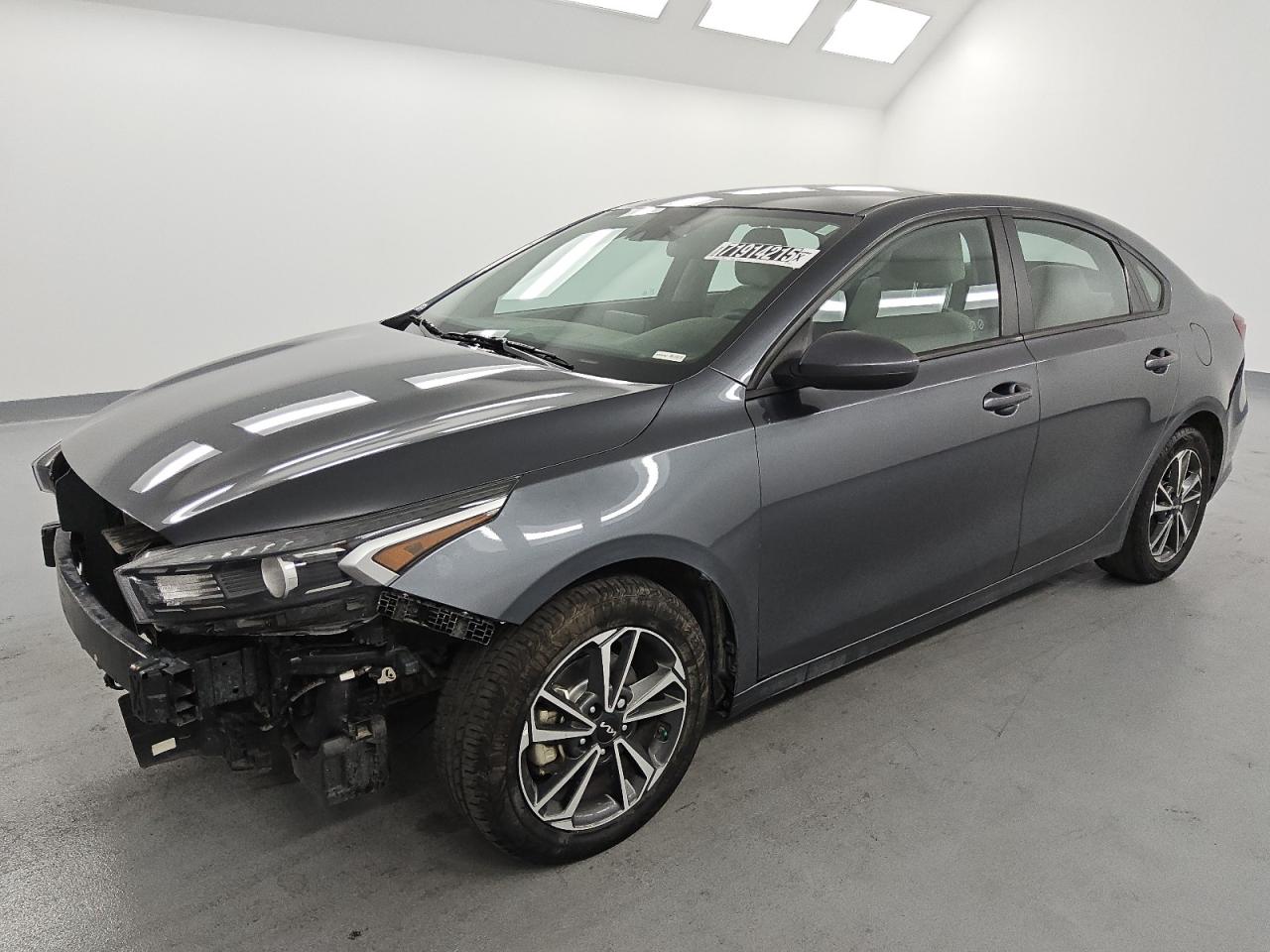 2023 Kia Forte lx
