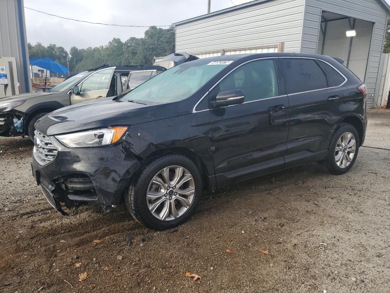 2022 Ford Edge titan