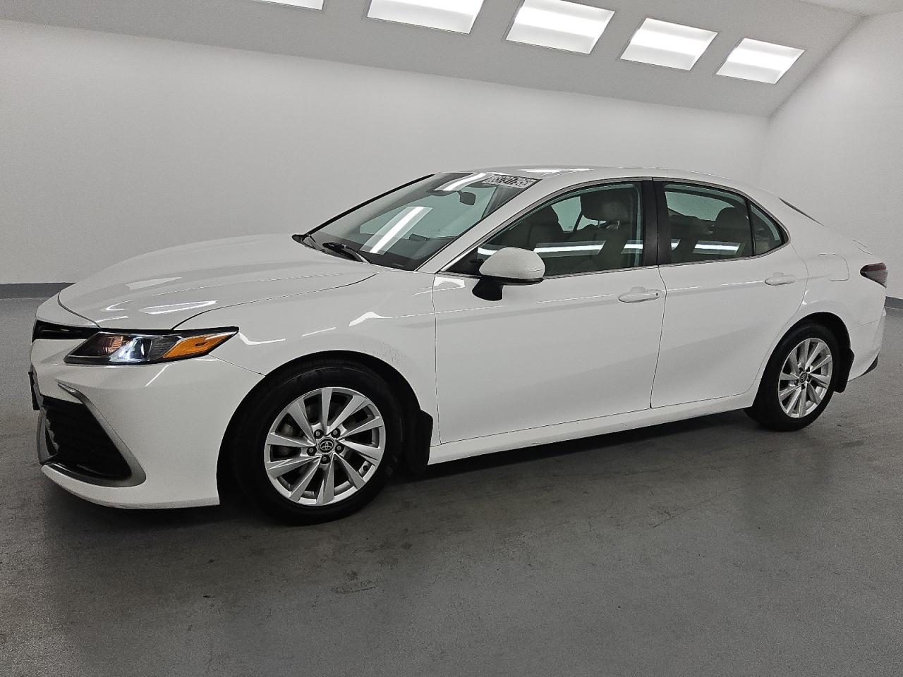2021 Toyota Camry le