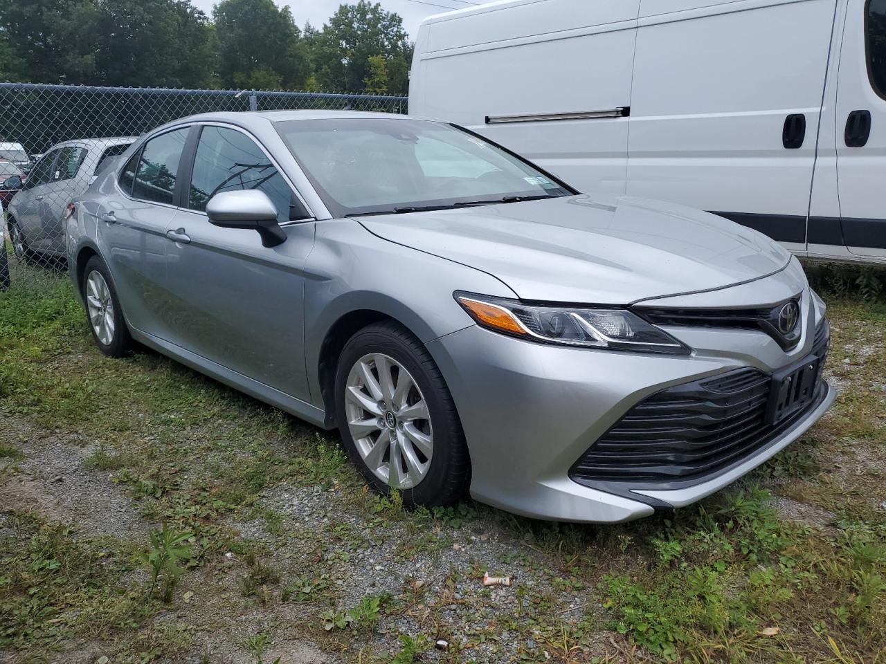 Toyt Camry l