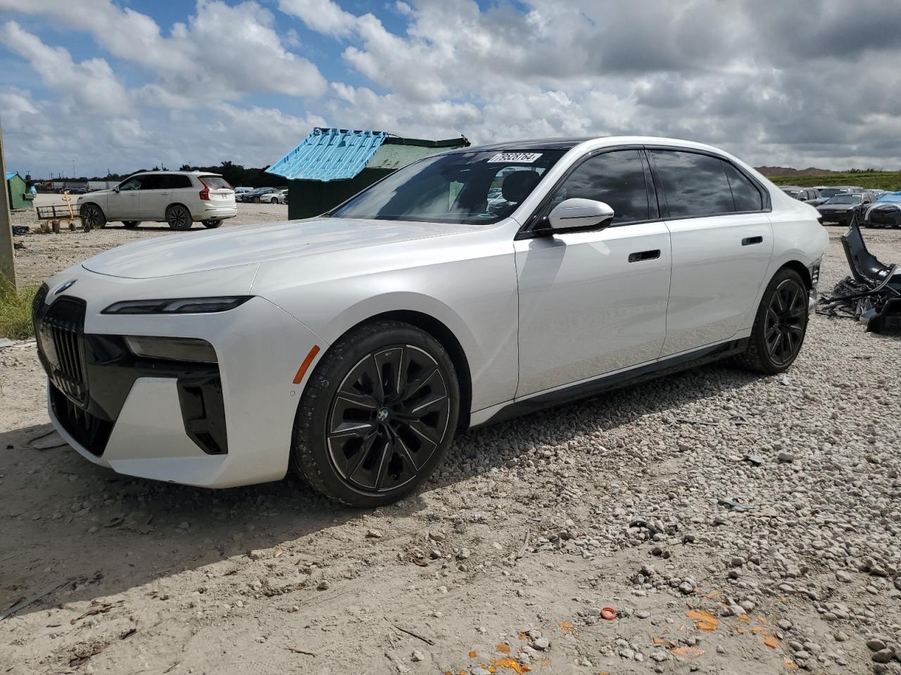 2023 BMW 740 i
