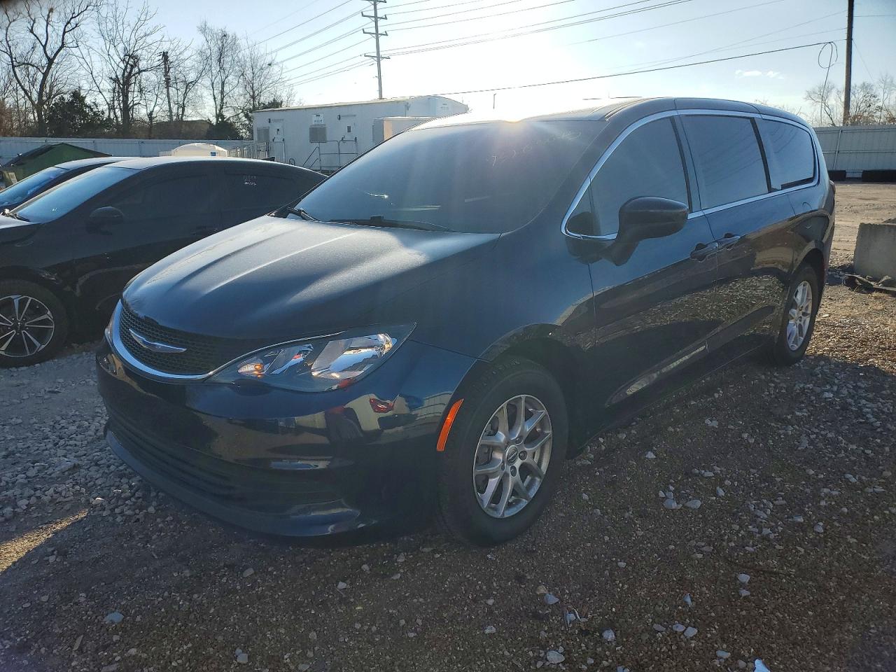 2020 Chrysler Voyager