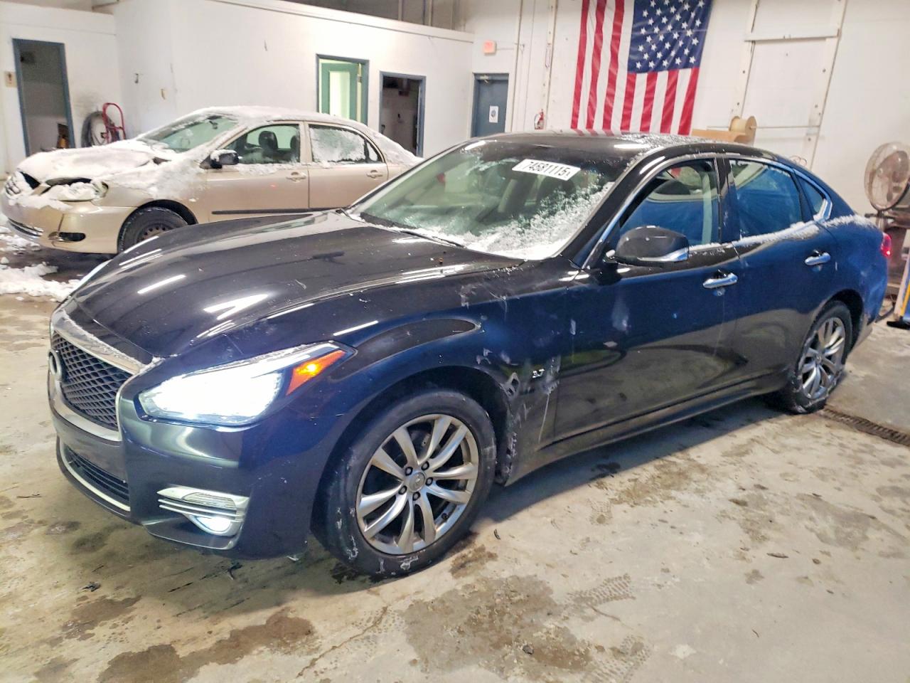 2017 Infiniti Q70 3.7