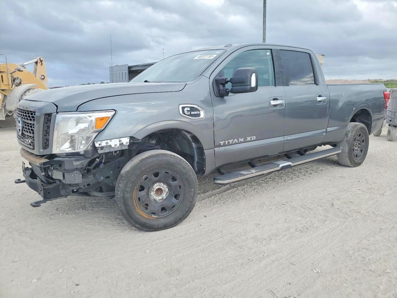 Nissan Titan