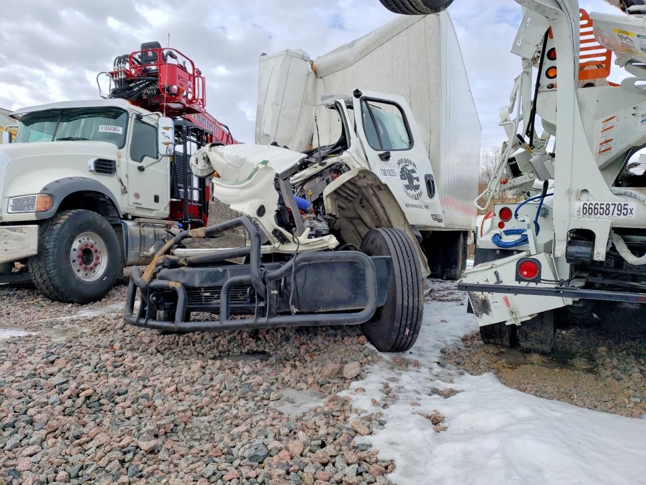 2025 Freightliner M2 106
