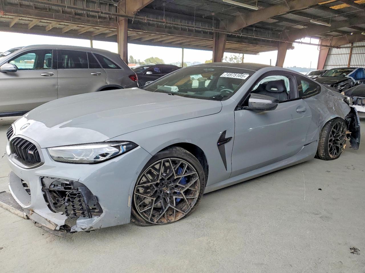 2022 BMW M8