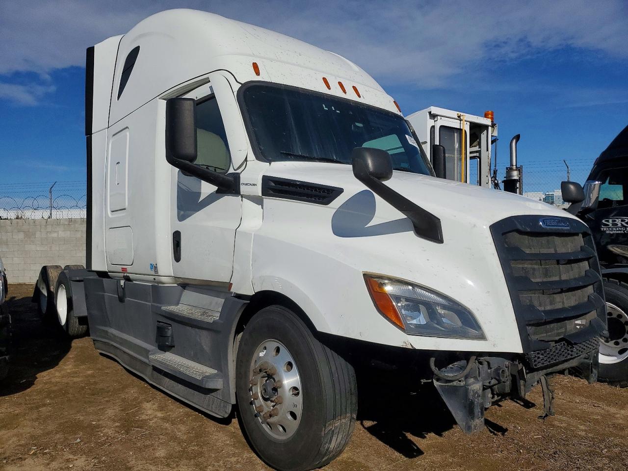 2020 Freightliner Cascadia 126