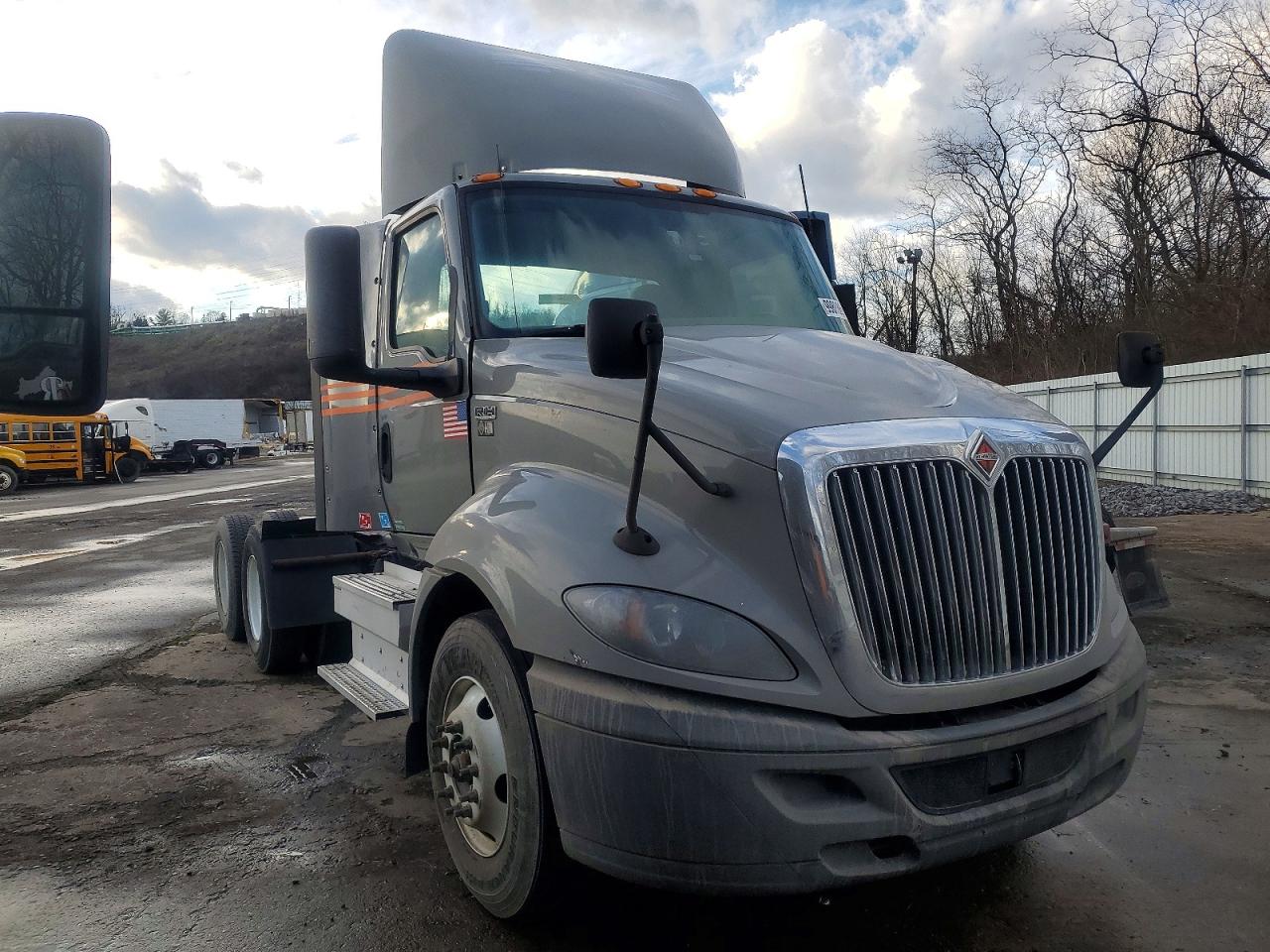 2018 International Rh613