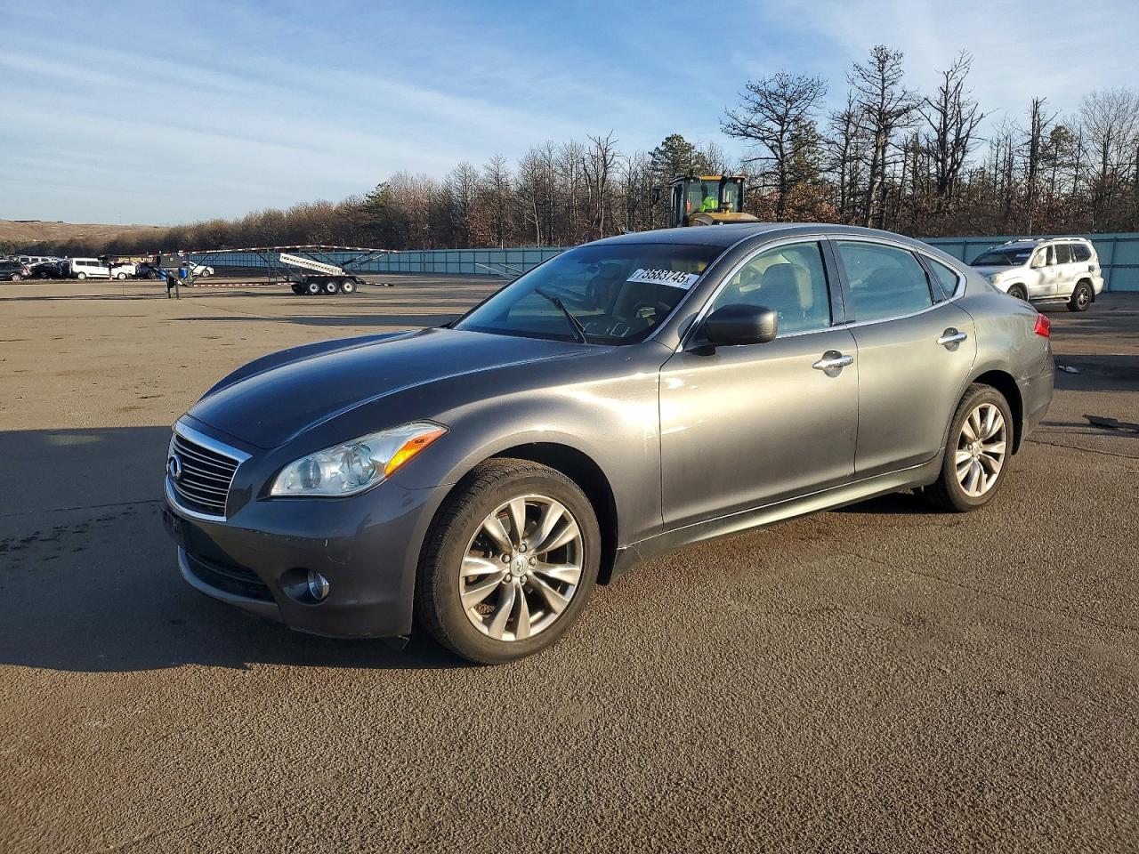 2012 Infiniti M37