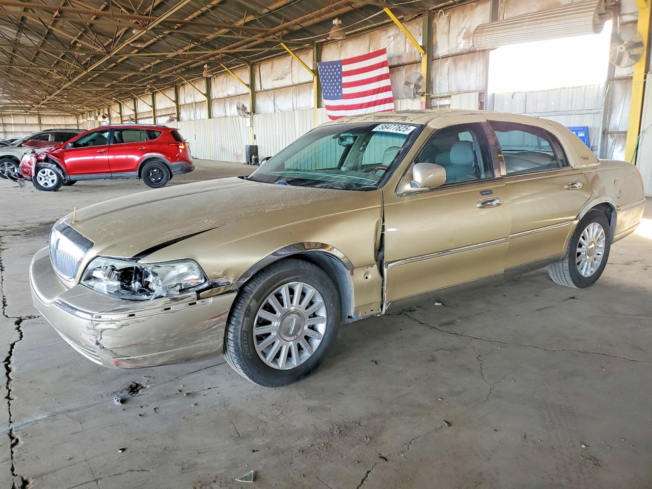 2005 Lincoln Town Car