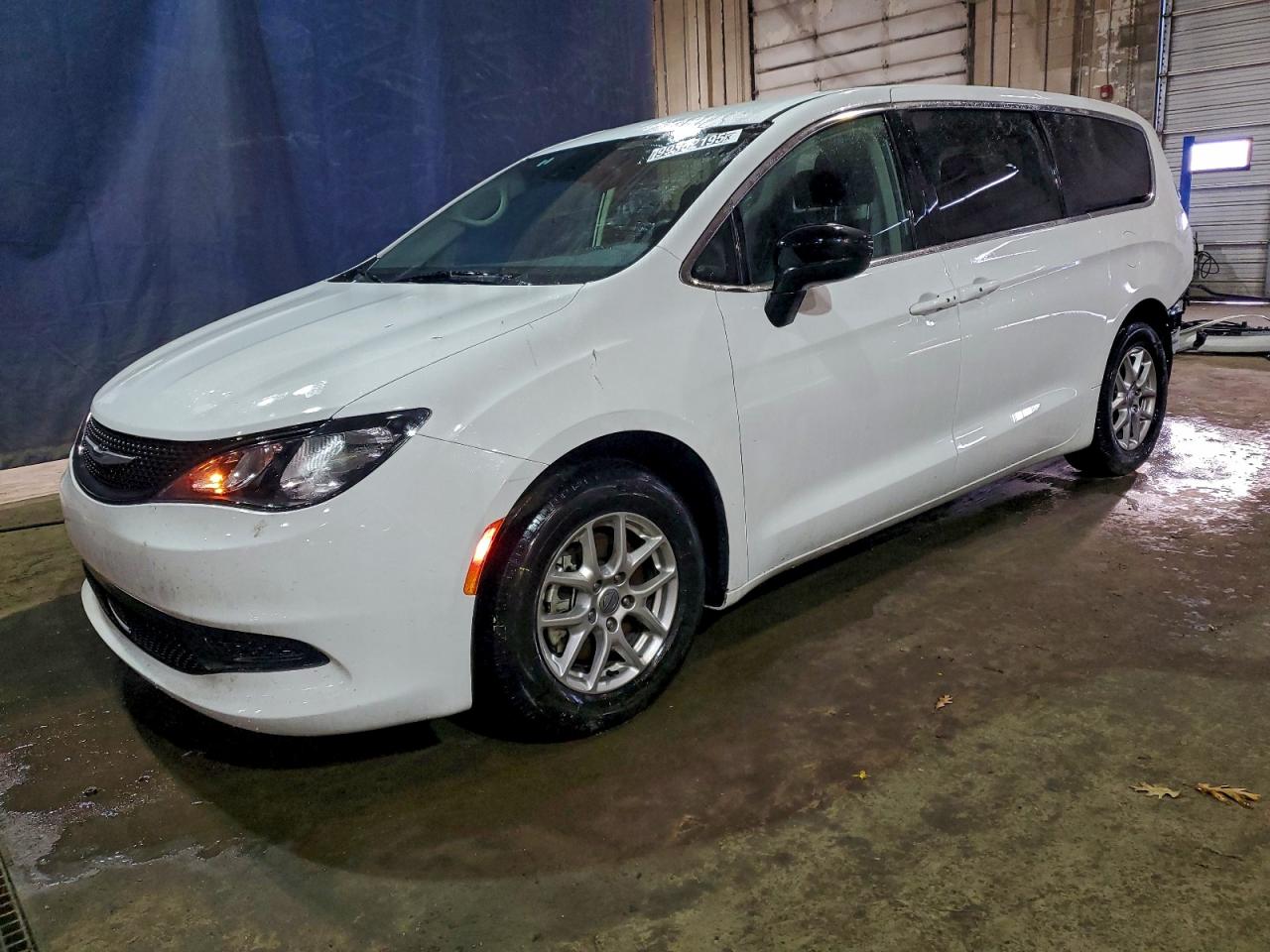 2024 Chrysler Voyager