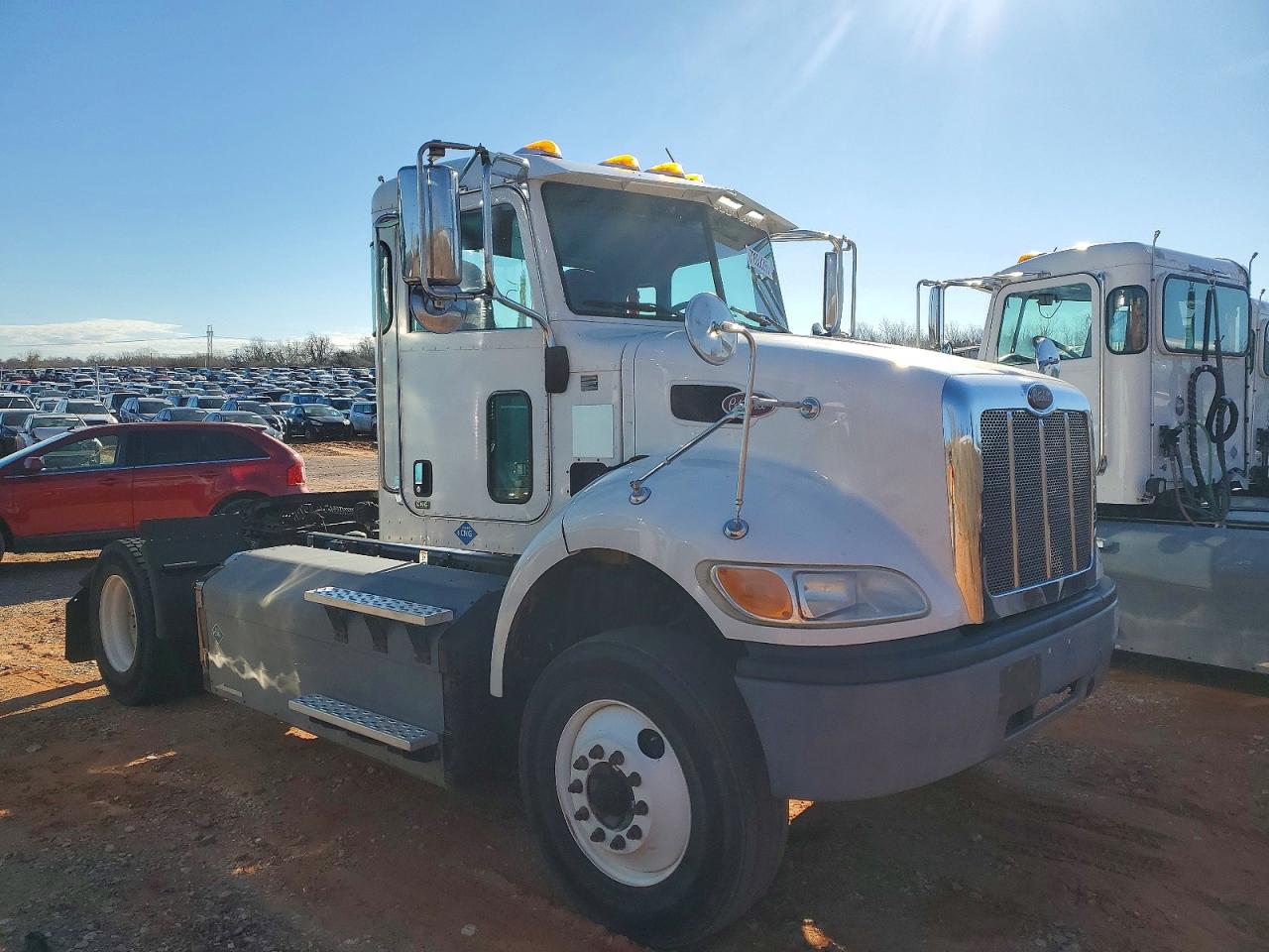 2017 Peterbilt 348
