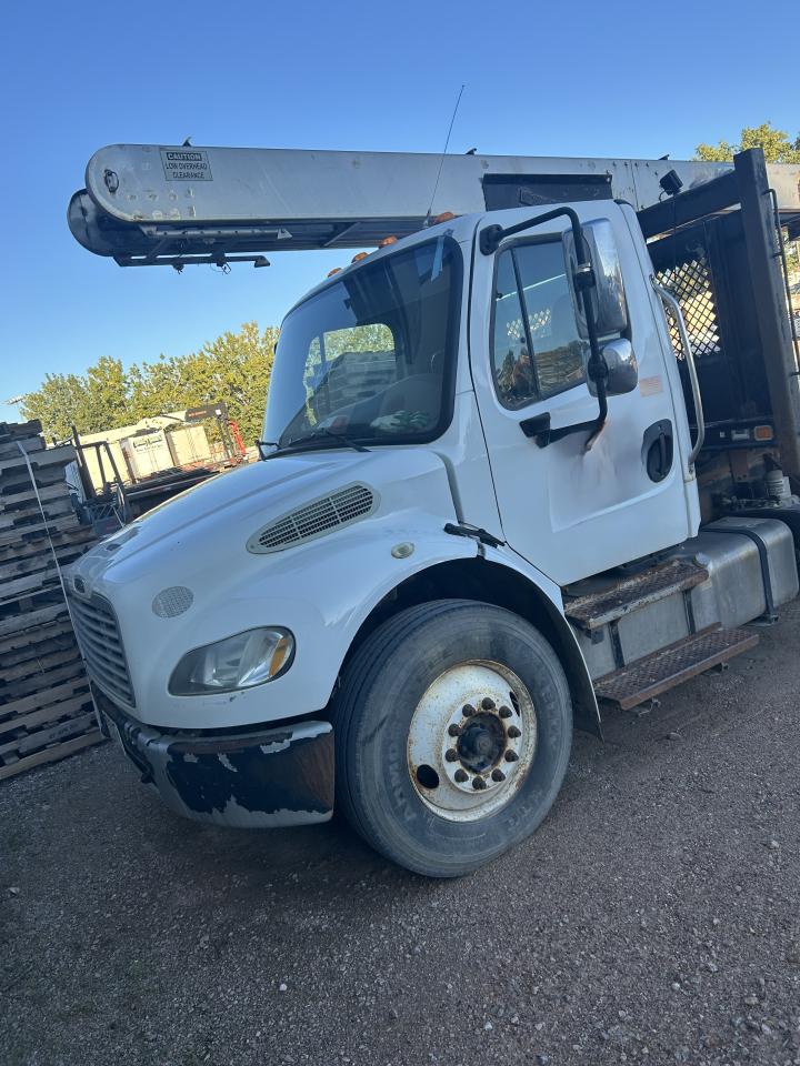 2013 Freightliner M2 106