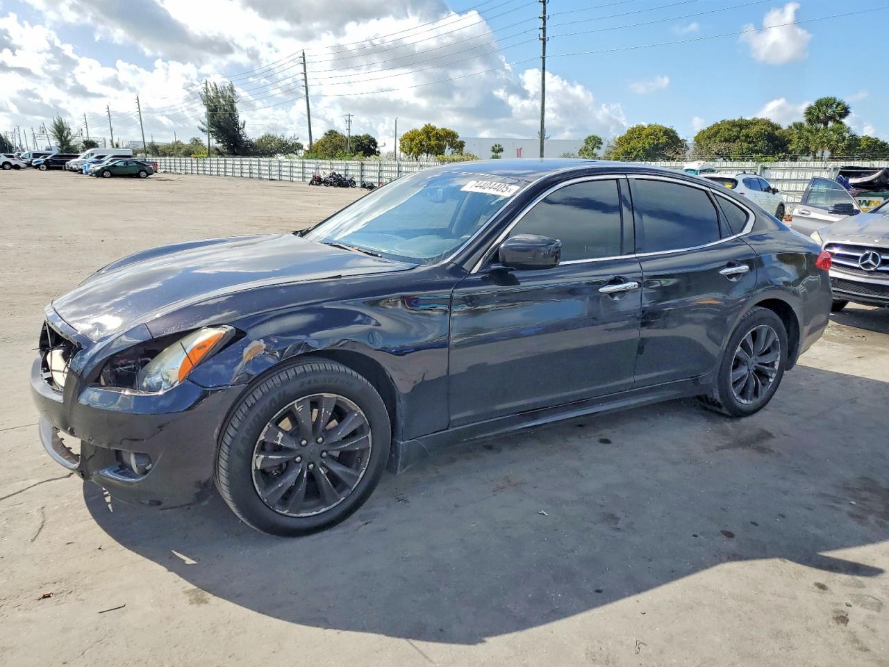 2012 Infiniti M37
