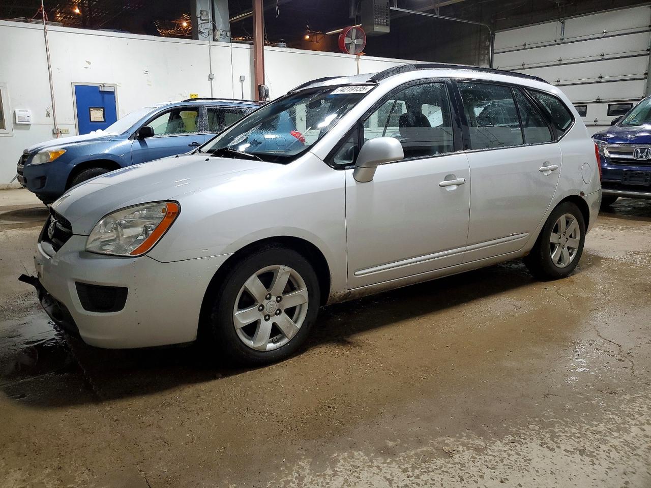 2008 Kia Rondo