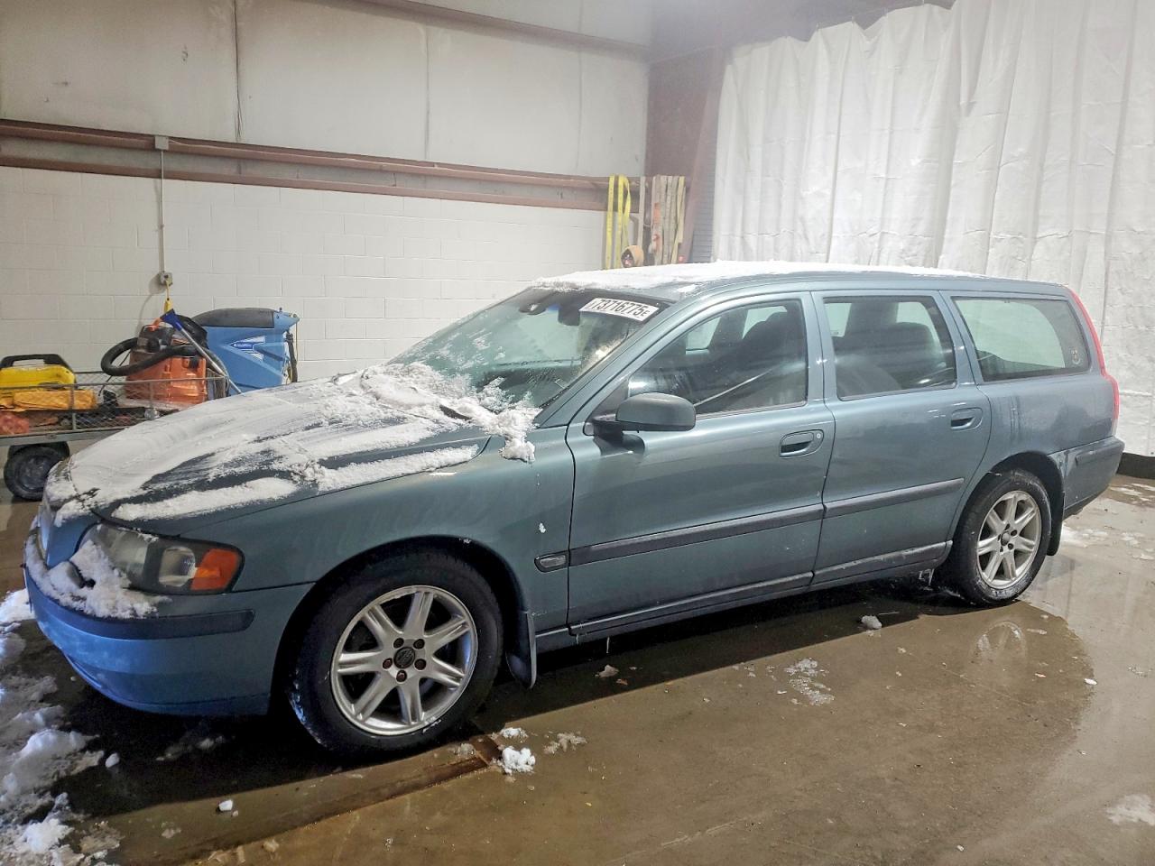 2004 Volvo V70