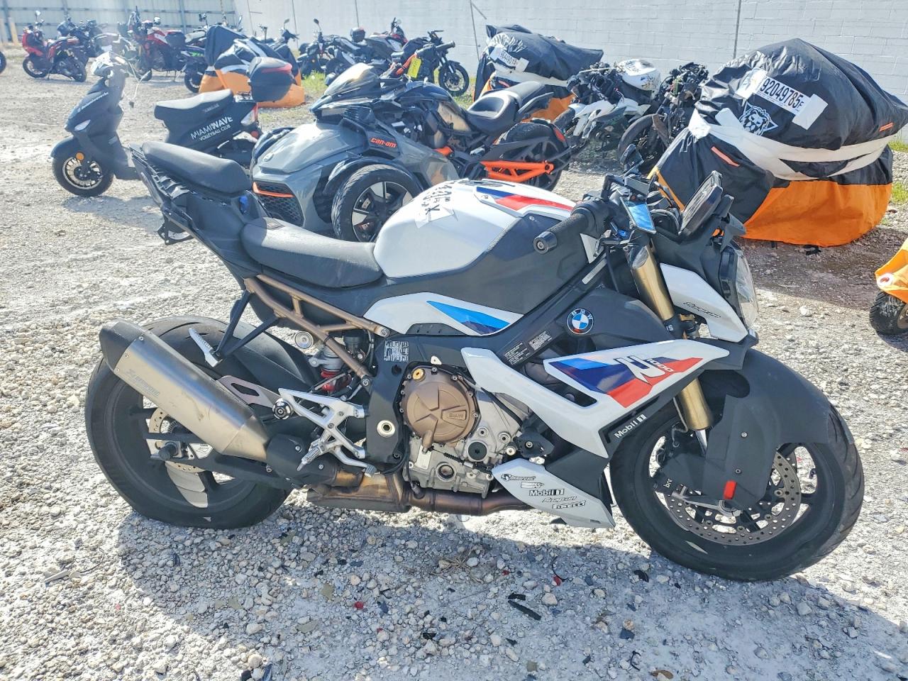 2024 BMW S 1000
