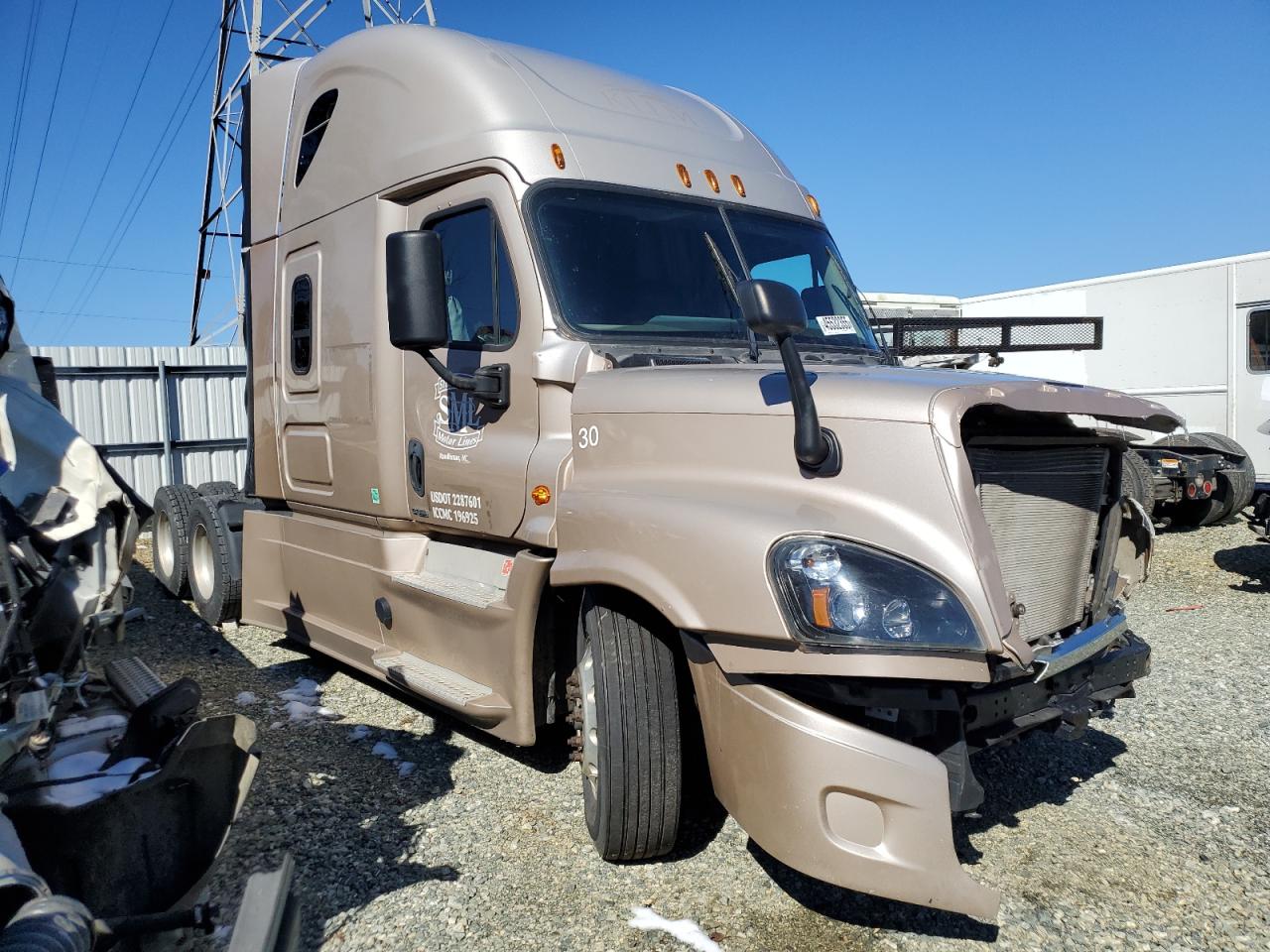 2016 Freightliner Cascadia 1