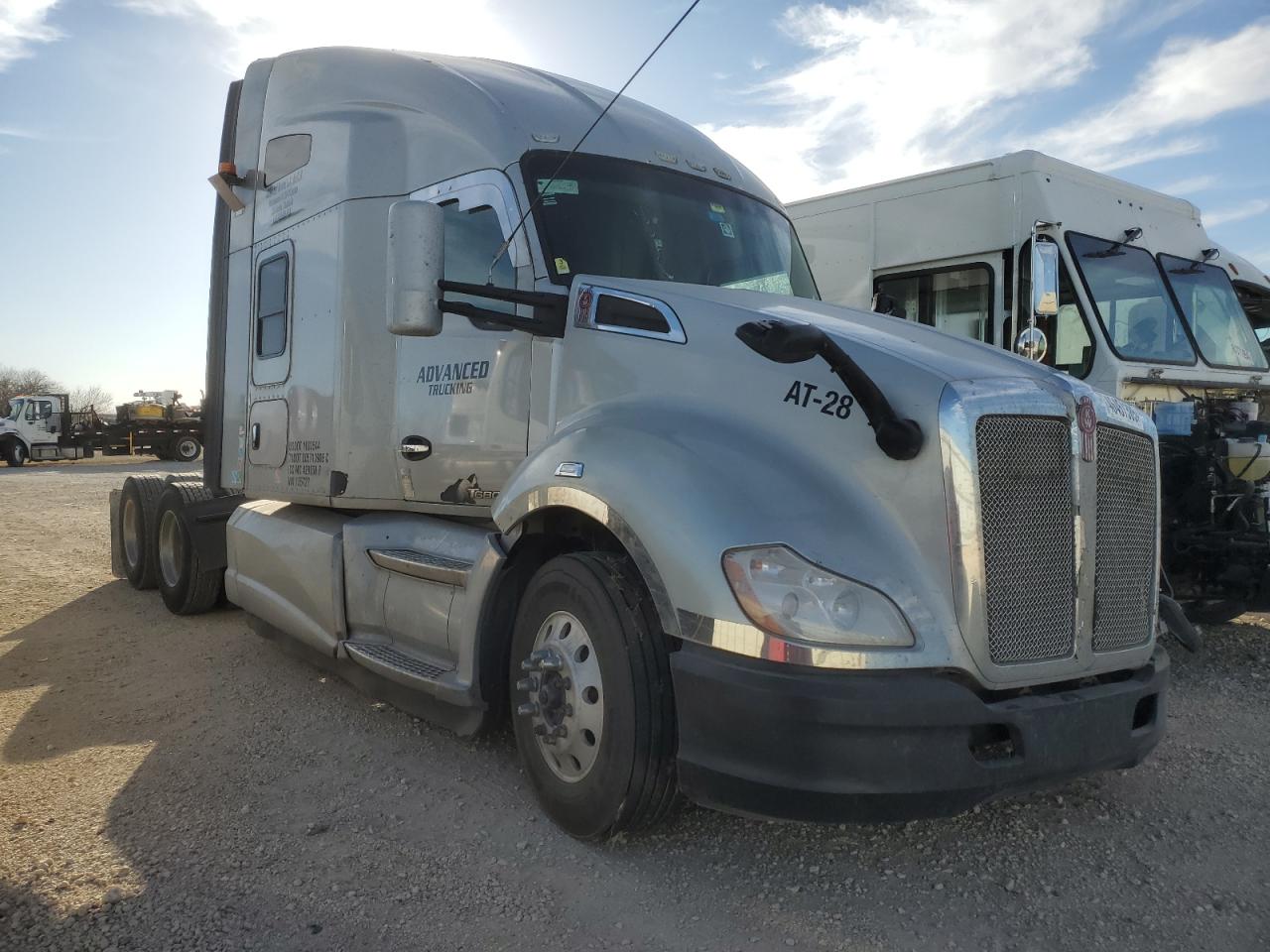 2017 Kenworth Constructi T680