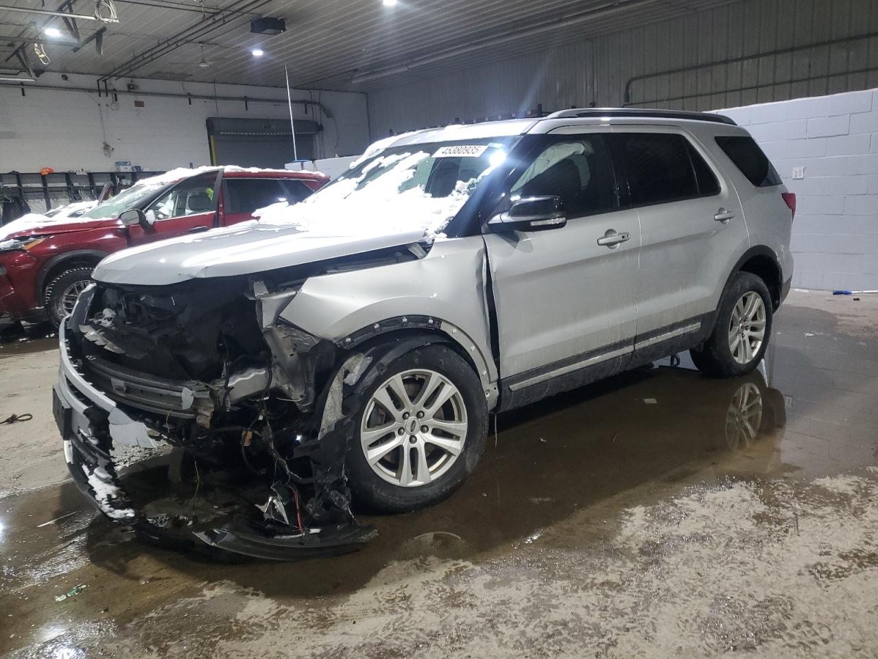 2018 Ford Explorer x