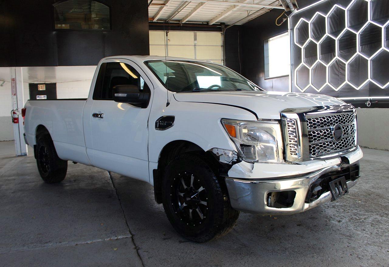 2017 Nissan Titan