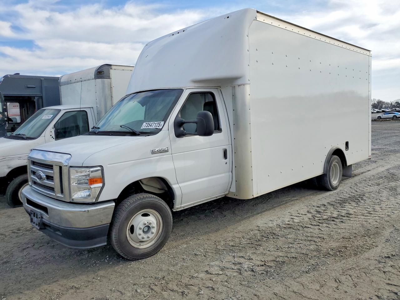 2021 Ford E-450