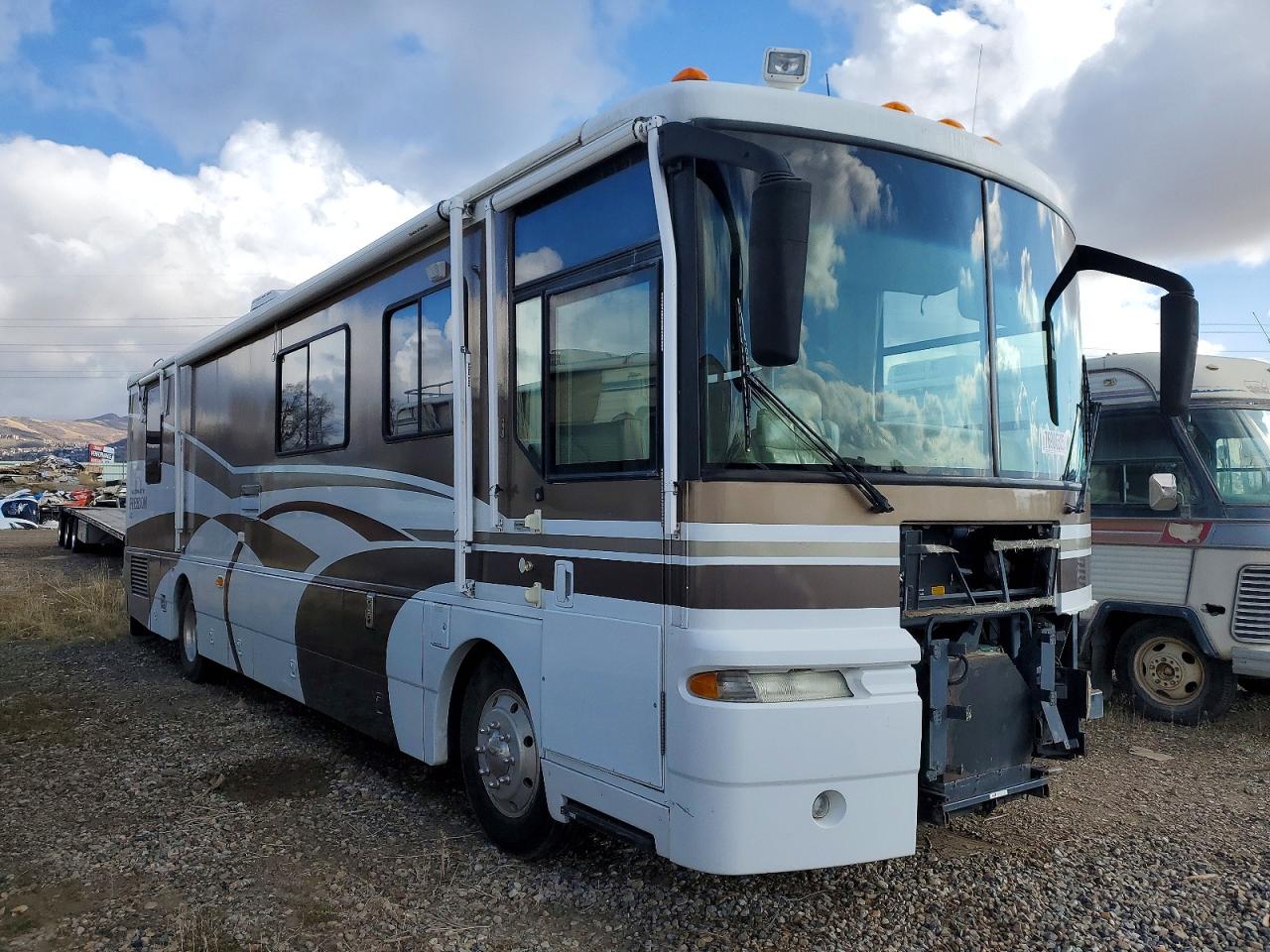 1999 Freigliner Chassis