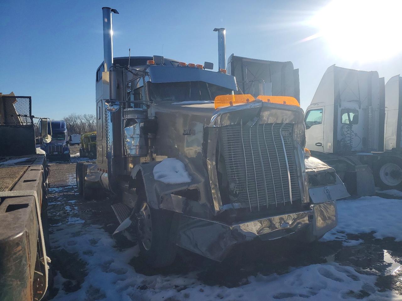 1999 Kenworth W900