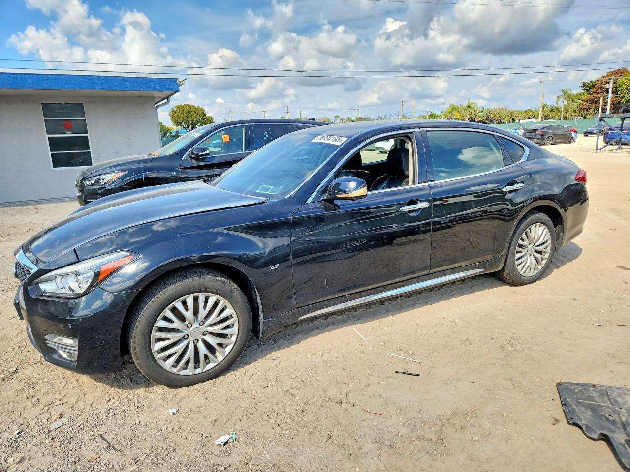 2015 Infiniti Q70