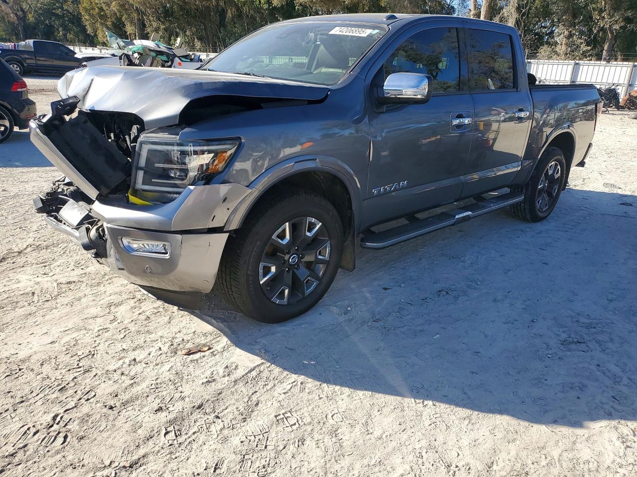 Nissan Titan