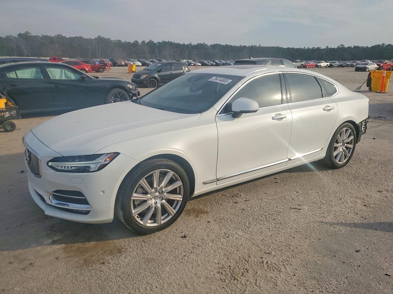 2017 Volvo S90