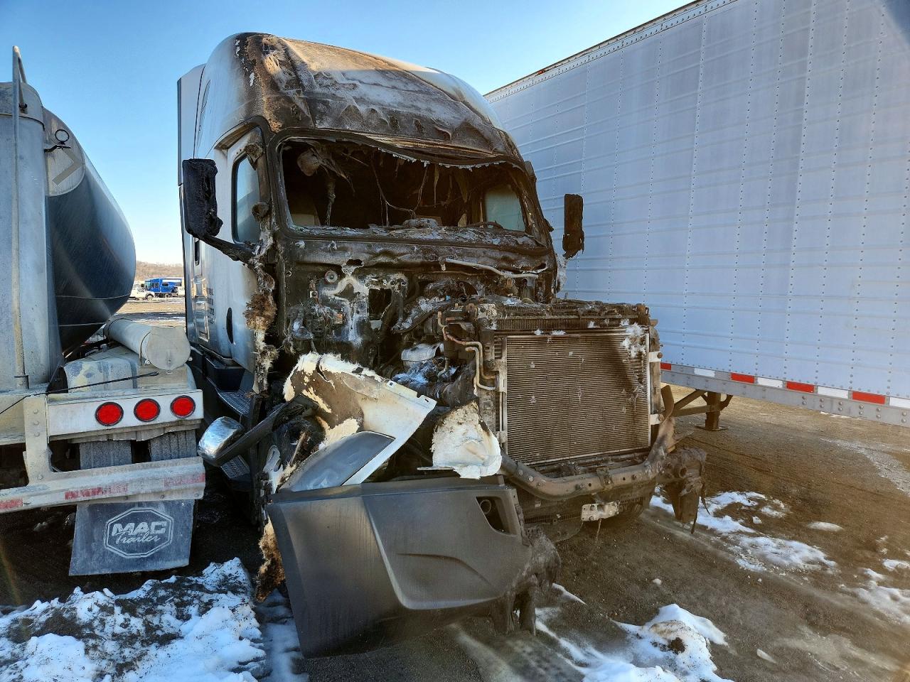 2021 Freightliner Cascadia 126